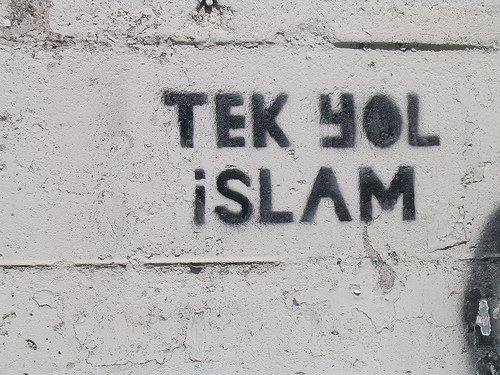 Bütün Zalimler İçin Yaşasın İslâm!