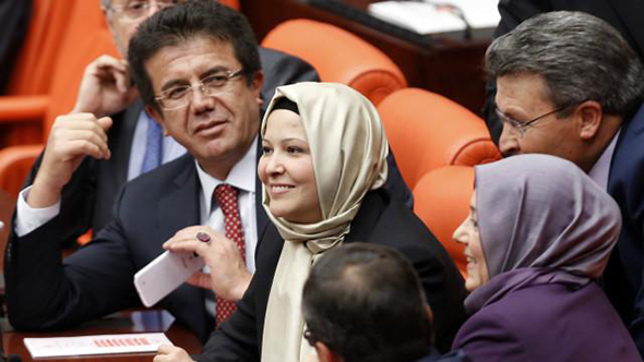 Bir Tabu Daha Yıkıldı: Meclis`te Başörtülü Vekil!