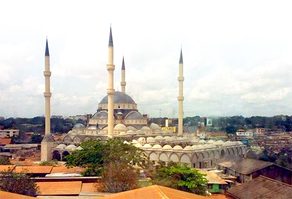 Gana`dan Bir Ezan Yükselecek