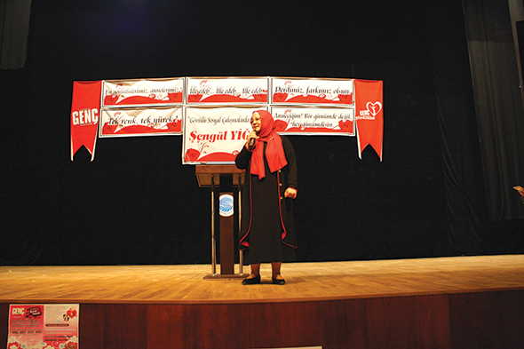 Cennet Irmağının Yanında Adana Genç Kızlar Şöleni