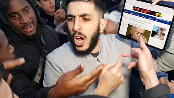 Allah Bize Değil, Biz Allah`a Muhtacız