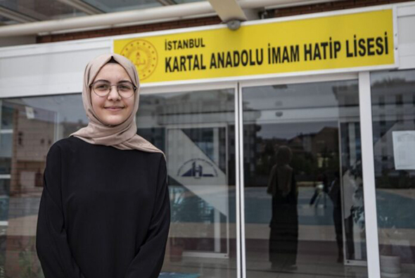 Sınırları Zorlayan İmam Hatipli Genç: İclal Dağcı